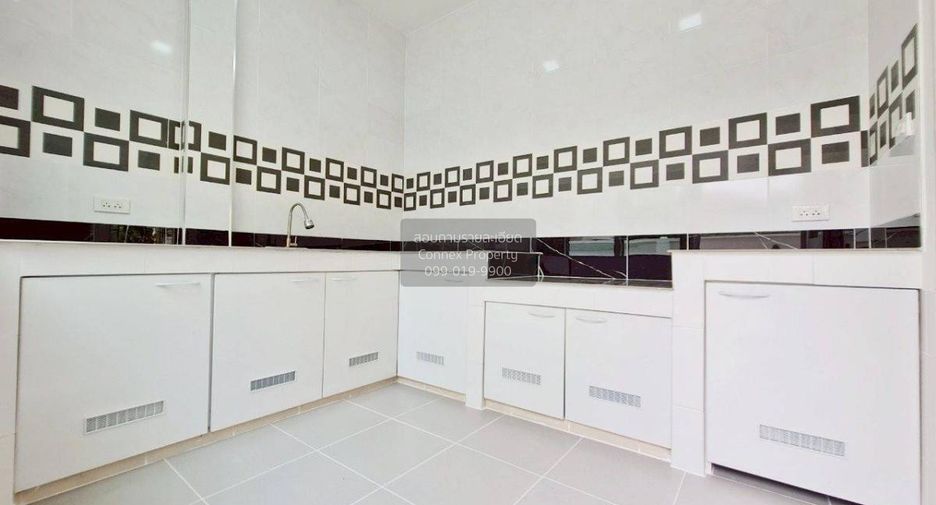 出售 3 卧室 独立屋 在 Mueang Pathum Thani, Pathum Thani