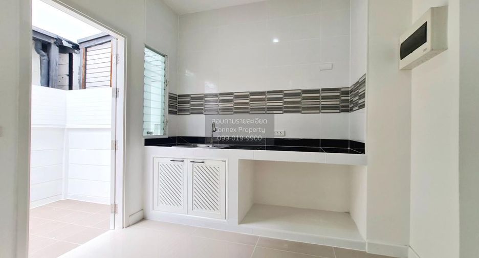 For sale 3 bedrooms townhouse in Mueang Pathum Thani, Pathum Thani