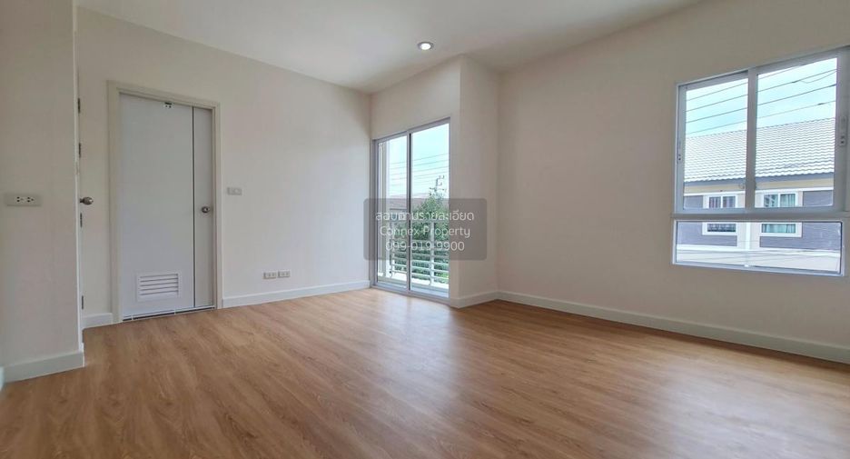 For sale 3 bedrooms townhouse in Mueang Pathum Thani, Pathum Thani