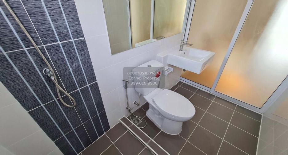 For sale 3 bedrooms townhouse in Mueang Pathum Thani, Pathum Thani