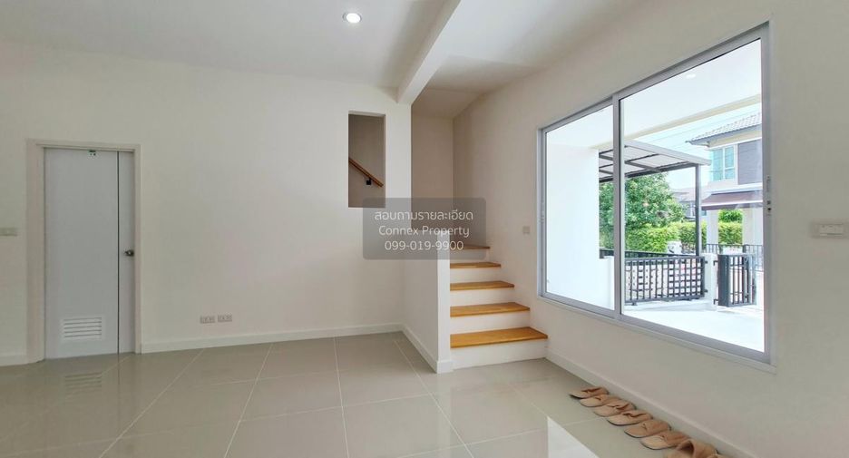 For sale 3 bedrooms townhouse in Mueang Pathum Thani, Pathum Thani