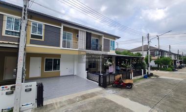 For sale 3 bedrooms townhouse in Mueang Pathum Thani, Pathum Thani