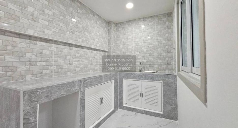 À vendre 2 chambres maison de ville à Bang Bua Thong, Nonthaburi