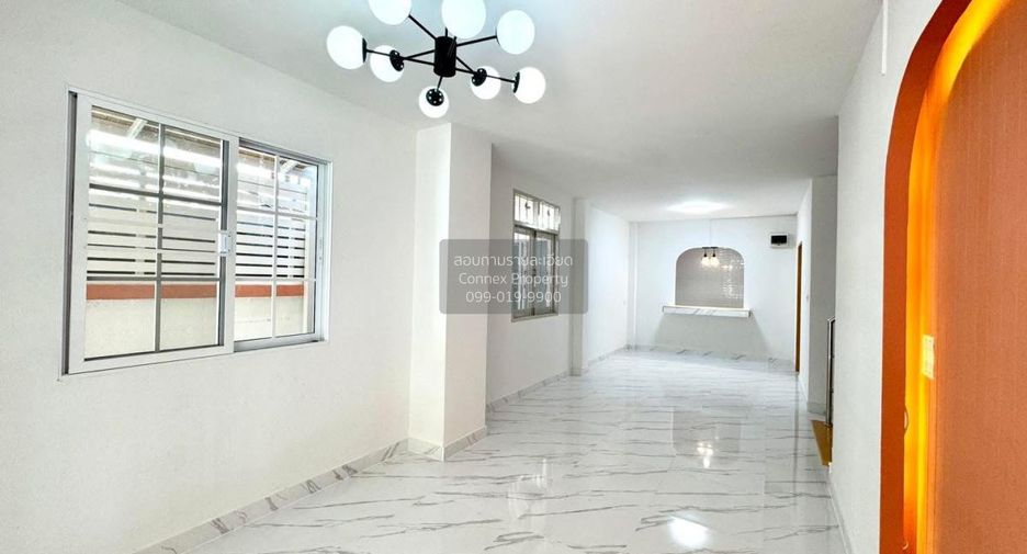 For sale 3 bedrooms townhouse in Lam Luk Ka, Pathum Thani