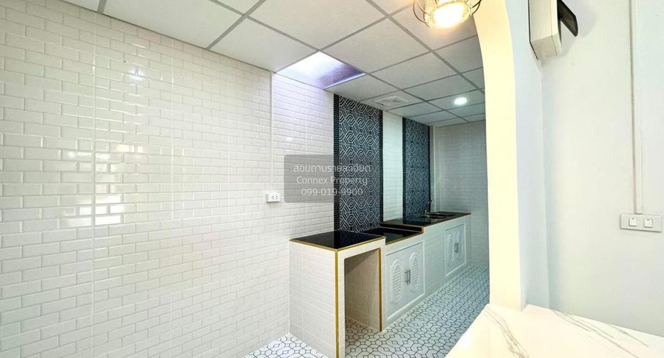 For sale 3 bedrooms townhouse in Lam Luk Ka, Pathum Thani
