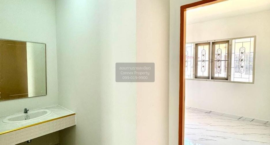 For sale 3 bedrooms townhouse in Lam Luk Ka, Pathum Thani
