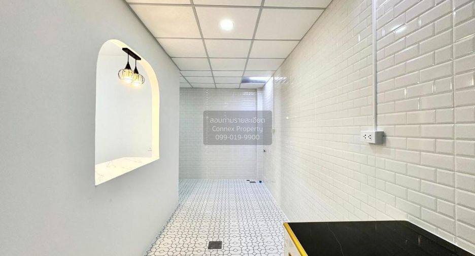 For sale 3 bedrooms townhouse in Lam Luk Ka, Pathum Thani