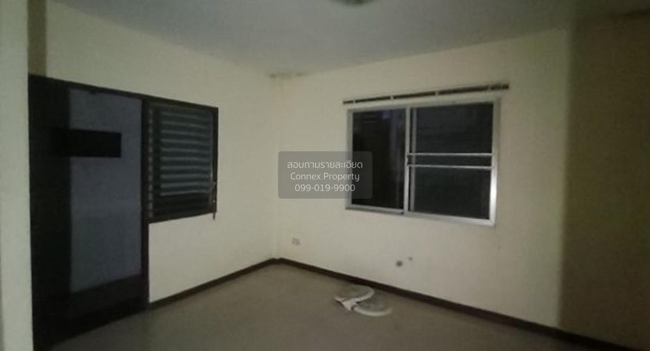 For sale 3 bedrooms house in Bang Nam Priao, Chachoengsao