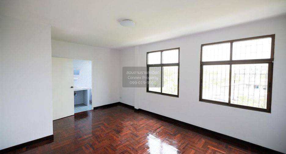 Reihenhaus zum Kauf mit 4 Zimmer in Bang Kruai, Nonthaburi