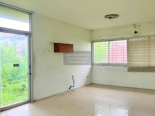 Haus zum Kauf mit 1 Zimmer in Bang Bon, Bangkok