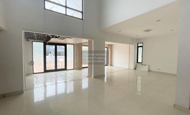 À vendre 1 chambre maison à Bang Sao Thong, Samut Prakan