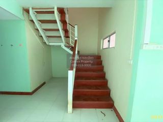 À vendre 3 chambres maison de ville à Sam Phran, Nakhon Pathom