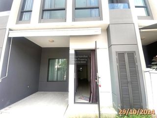 For sale 3 bedrooms townhouse in Thung Khru, Bangkok