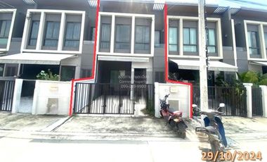 For sale 3 bedrooms townhouse in Thung Khru, Bangkok