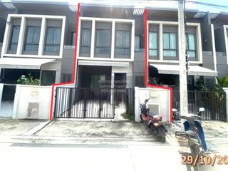 For sale 3 bedrooms townhouse in Thung Khru, Bangkok