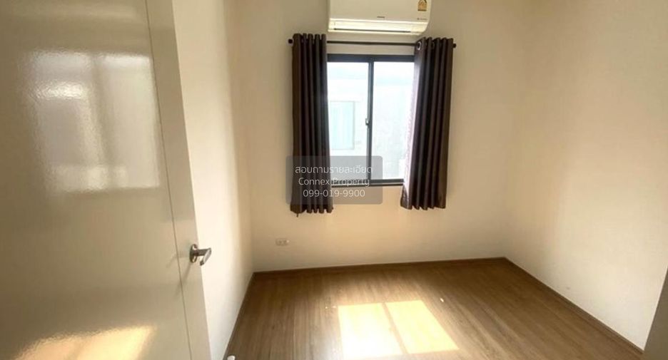 For sale 3 bedrooms townhouse in Thung Khru, Bangkok
