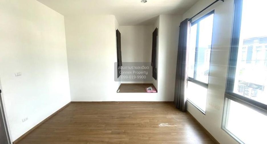 For sale 3 bedrooms townhouse in Thung Khru, Bangkok