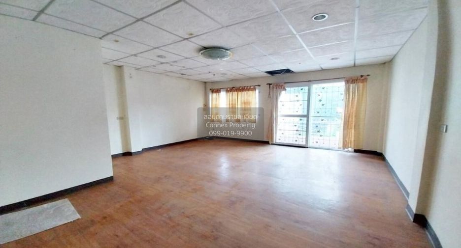 For sale 3 bedrooms townhouse in Thung Khru, Bangkok