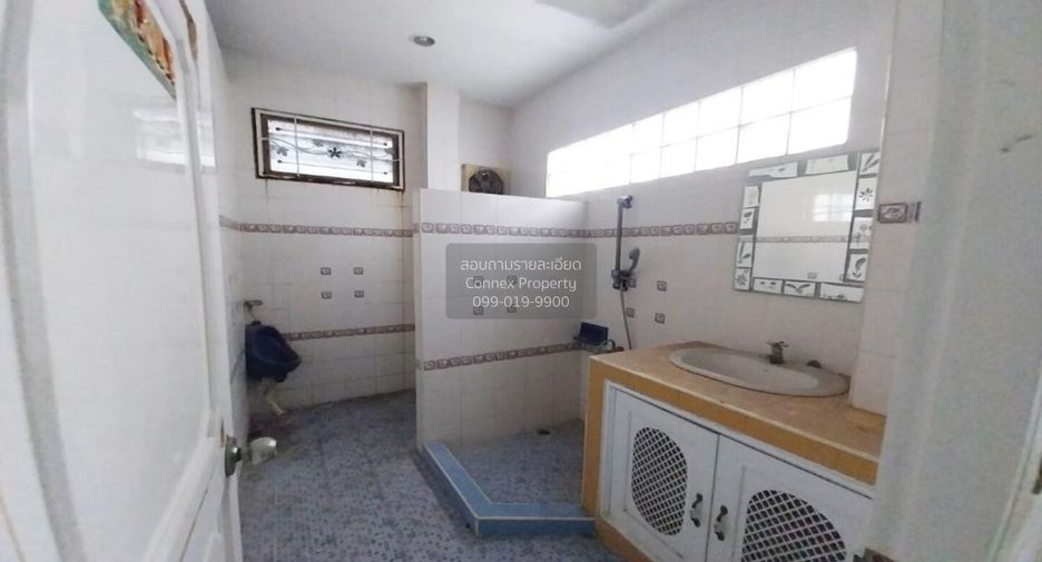 For sale 3 bedrooms townhouse in Thung Khru, Bangkok