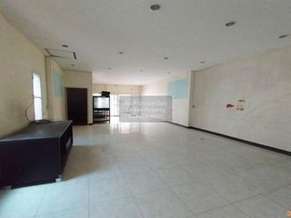 For sale 3 bedrooms townhouse in Thung Khru, Bangkok