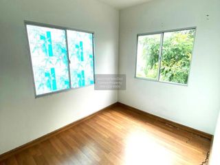 Casa adosada en venta de 3 habitaciones en Khlong Luang, Pathum Thani