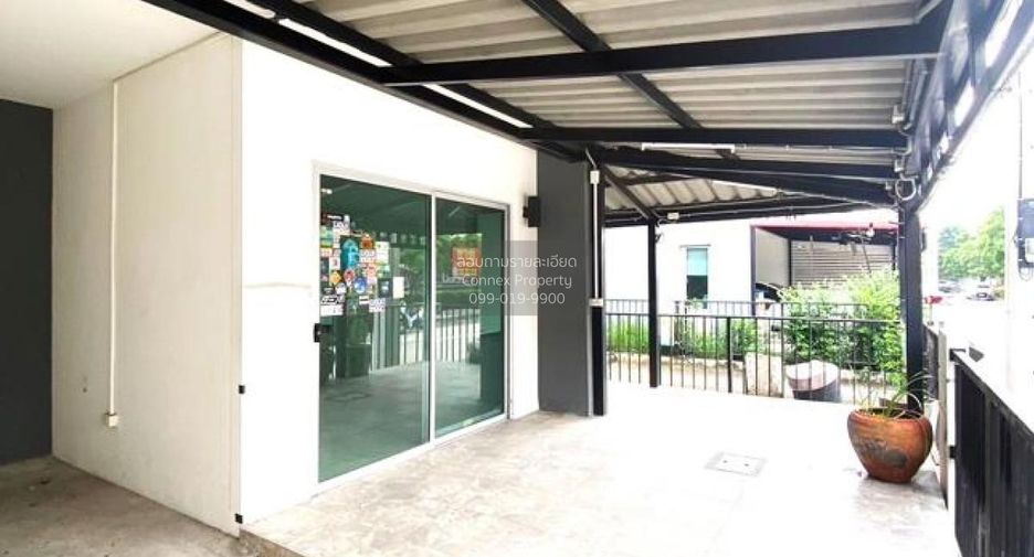 Casa adosada en venta de 3 habitaciones en Khlong Luang, Pathum Thani