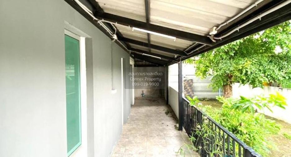 Casa adosada en venta de 3 habitaciones en Khlong Luang, Pathum Thani