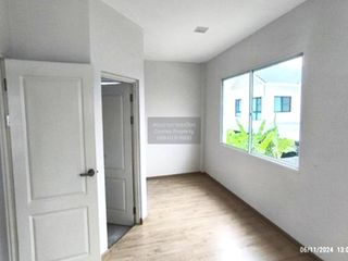 Casa en venta de 3 habitaciones en Bang Khen, Bangkok