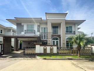 For sale 4 bedrooms house in Bang Na, Bangkok