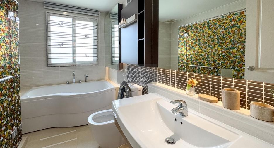 For sale 4 bedrooms house in Bang Na, Bangkok