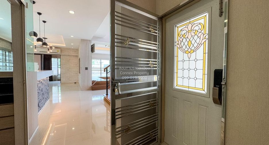 For sale 4 bedrooms house in Bang Na, Bangkok