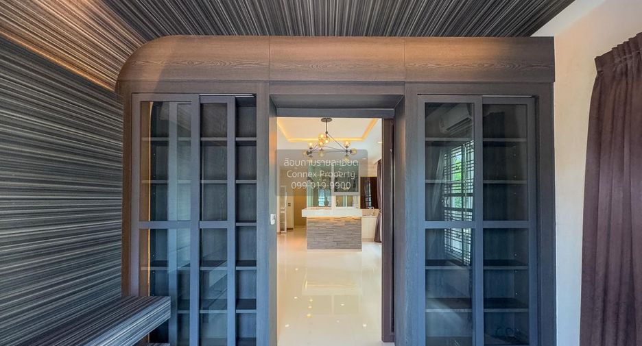 For sale 4 bedrooms house in Bang Na, Bangkok