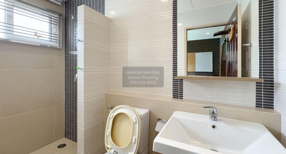 For sale 4 bedrooms house in Bang Na, Bangkok