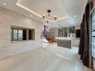 For sale 4 bedrooms house in Bang Na, Bangkok