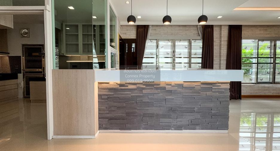 For sale 4 bedrooms house in Bang Na, Bangkok