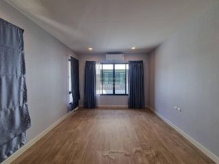 À vendre 4 chambres maison à Bang Sao Thong, Samut Prakan