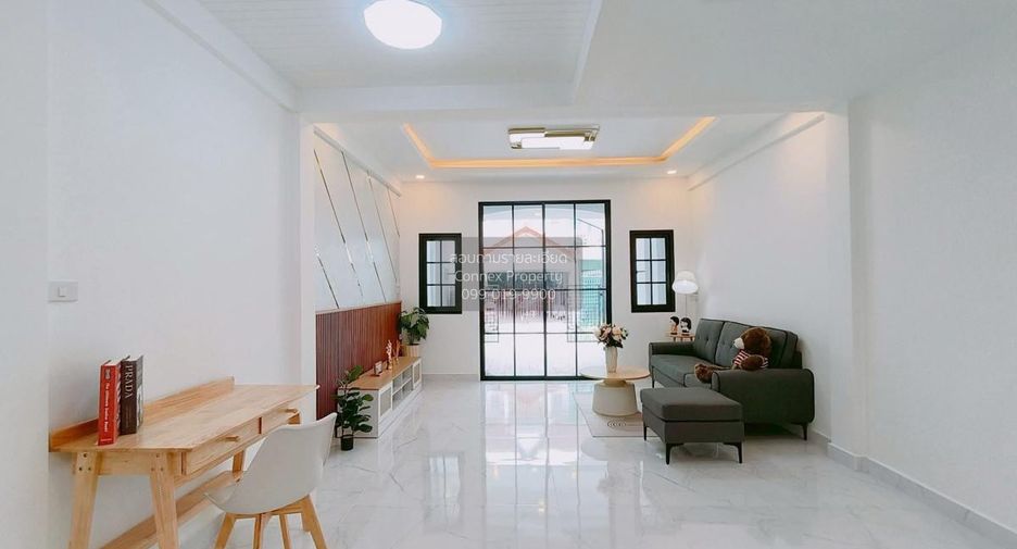 Casa adosada en venta de 2 habitaciones en Sai Mai, Bangkok