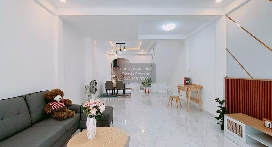 Casa adosada en venta de 2 habitaciones en Sai Mai, Bangkok
