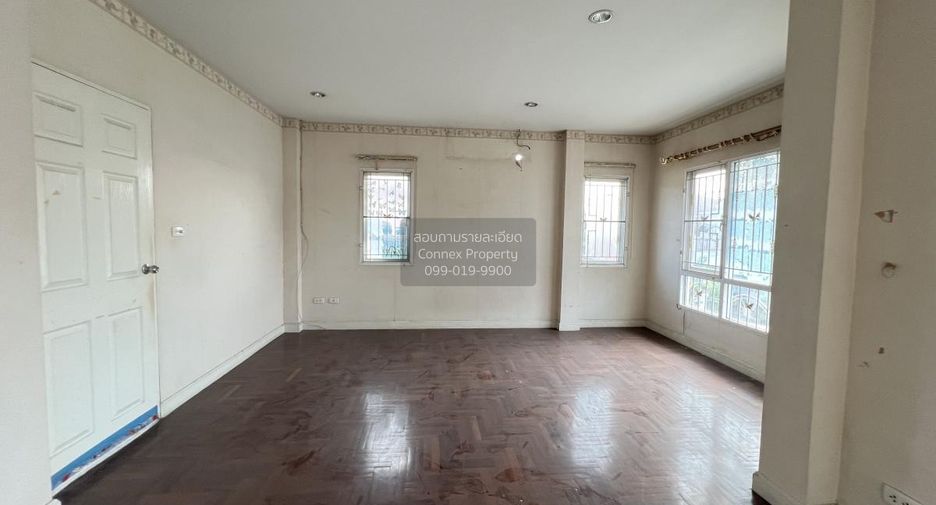 For sale 3 bedrooms house in Mueang Nonthaburi, Nonthaburi
