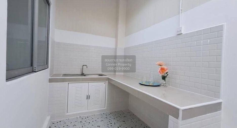 For sale 2 bedrooms townhouse in Bang Phli, Samut Prakan