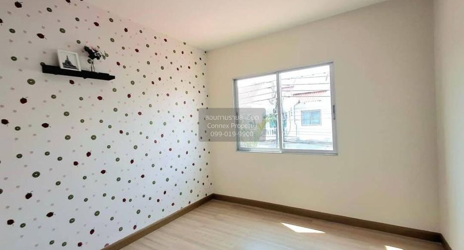 For sale 2 bedrooms townhouse in Bang Phli, Samut Prakan