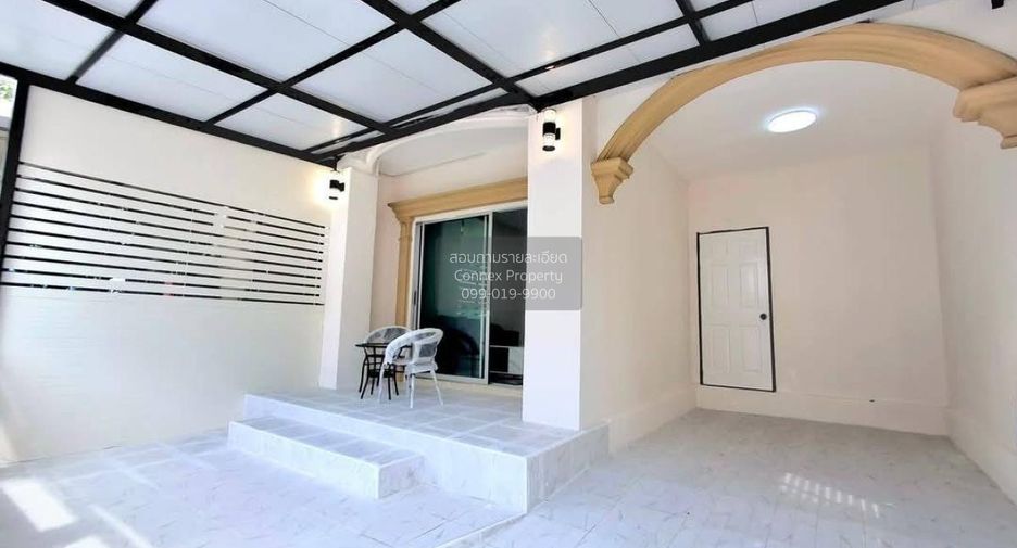 For sale 2 bedrooms townhouse in Bang Phli, Samut Prakan