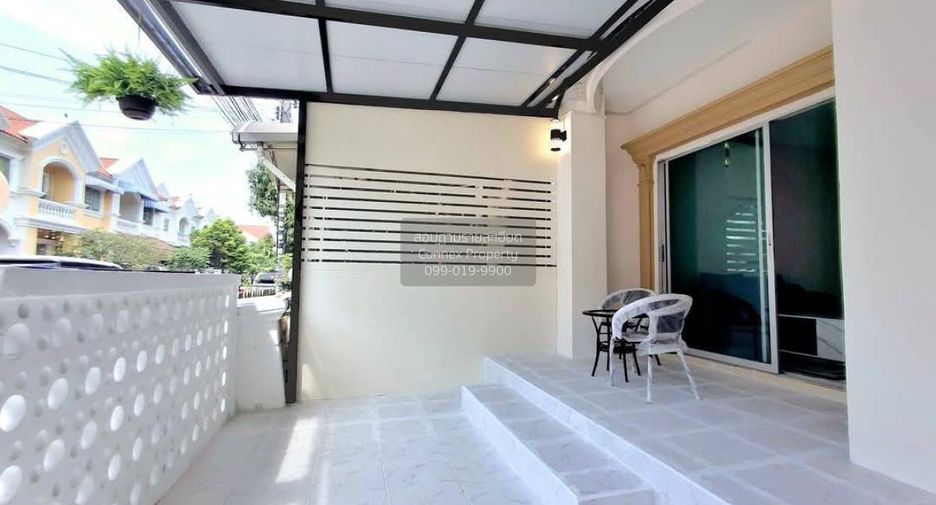 For sale 2 bedrooms townhouse in Bang Phli, Samut Prakan