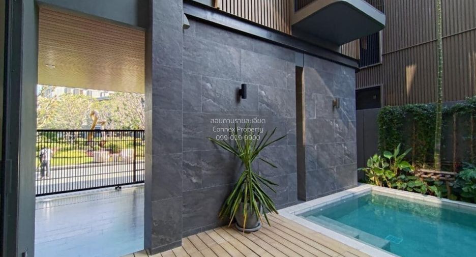 For sale 4 bedrooms house in Wang Thonglang, Bangkok