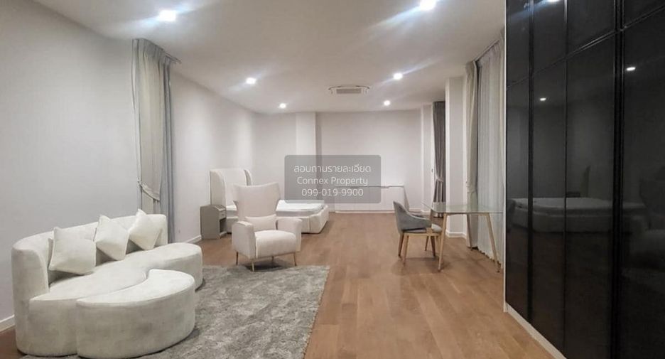 For sale 4 bedrooms house in Wang Thonglang, Bangkok