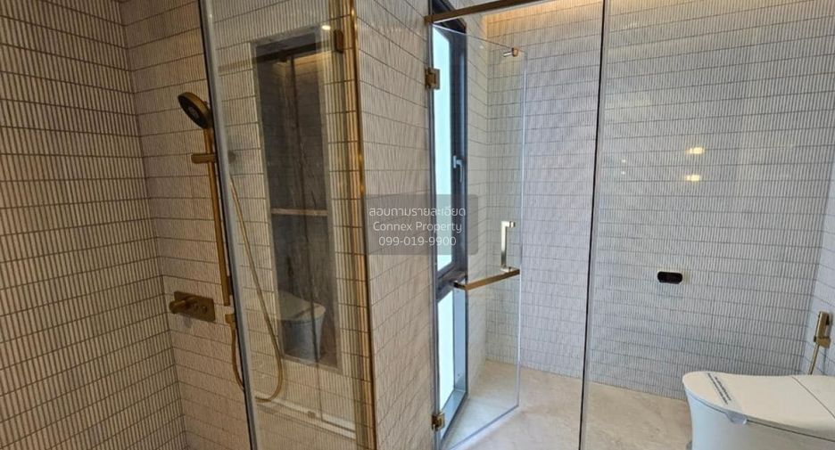 For sale 4 bedrooms house in Wang Thonglang, Bangkok