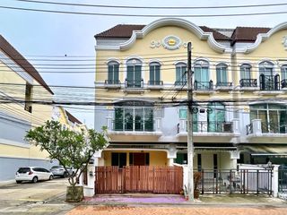 Reihenhaus zum Kauf mit 3 Zimmer in Suan Luang, Bangkok