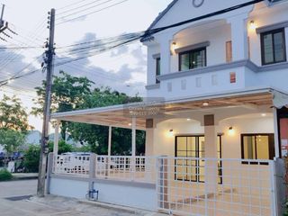For sale 5 bedrooms townhouse in Thanyaburi, Pathum Thani