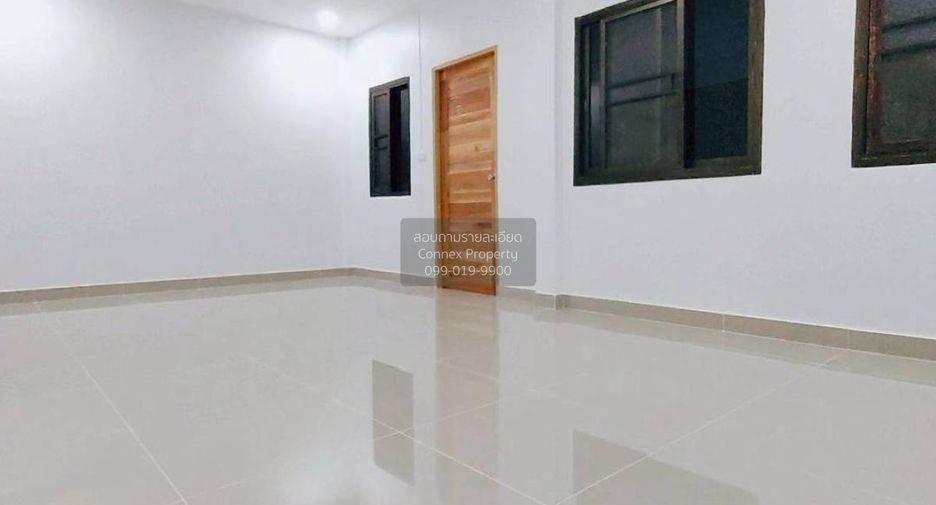 For sale 5 bedrooms townhouse in Thanyaburi, Pathum Thani