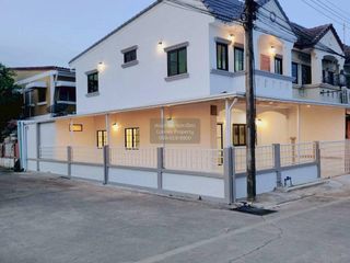 For sale 5 bedrooms townhouse in Thanyaburi, Pathum Thani